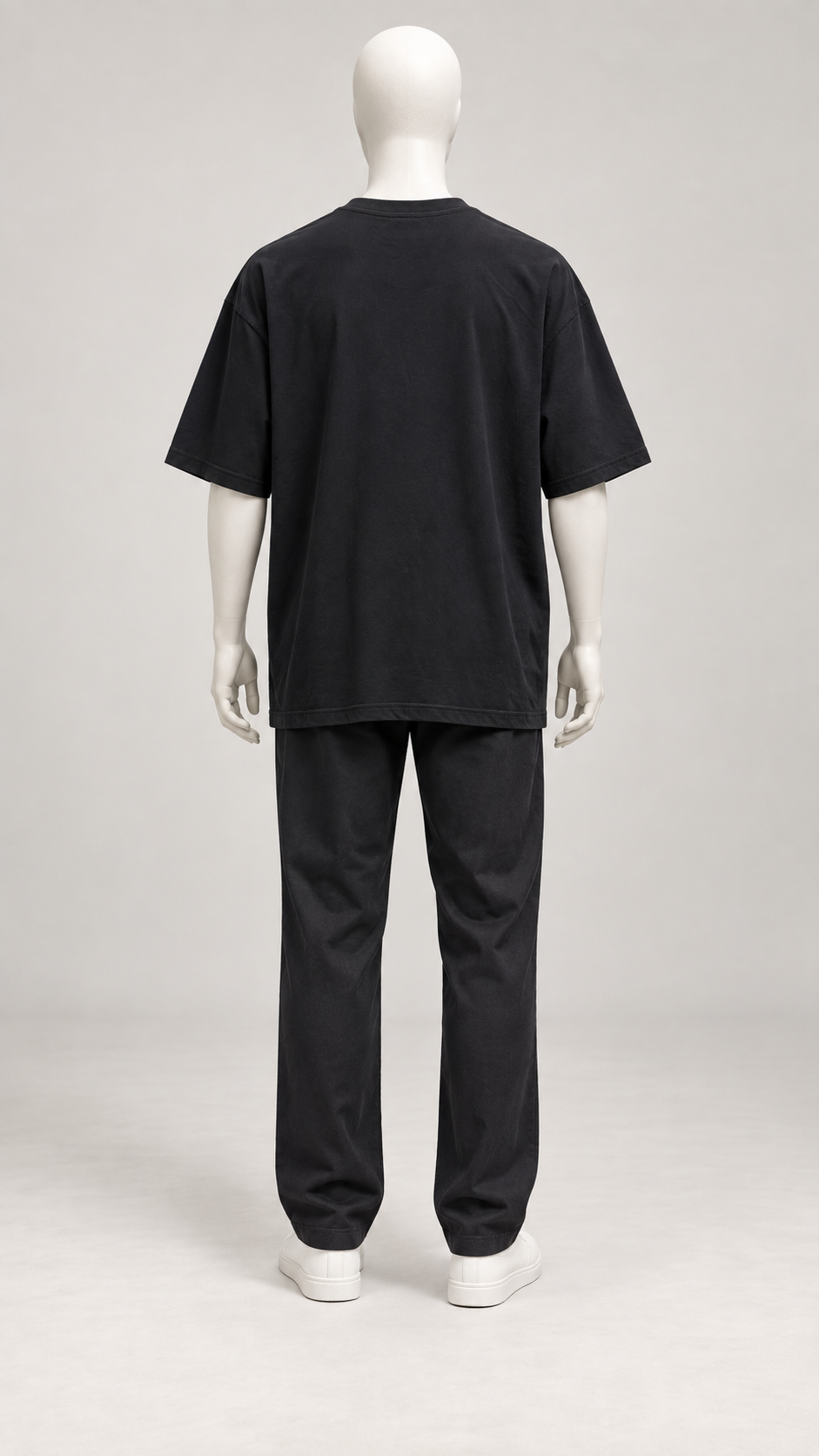 Signature Z oversized T-shirt in Jet Black with Red Z — mannequin pose 4
